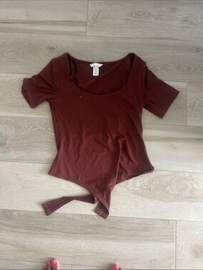 H&M Short Sleeve Scoop Neck Bodysuit - Maroon